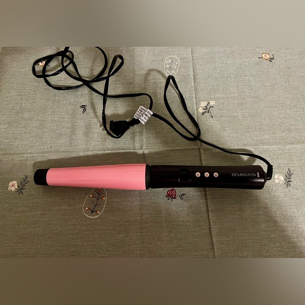 Remington Pink and Black Styling Wand